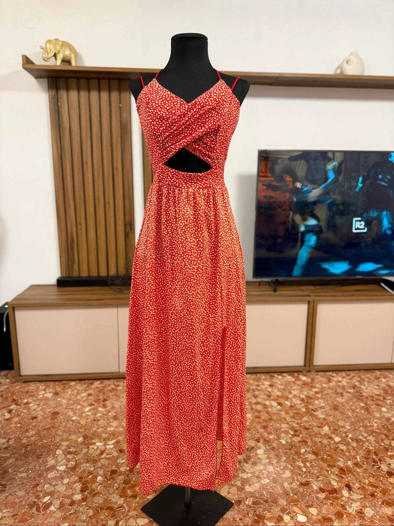 Vestido largo rojo estampado con abertura